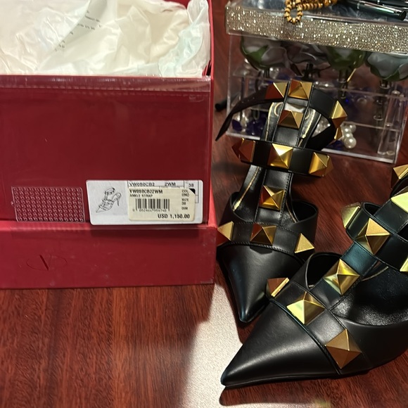 Valentino Garavani Black and Gold Studded Heels - Picture 4 of 4